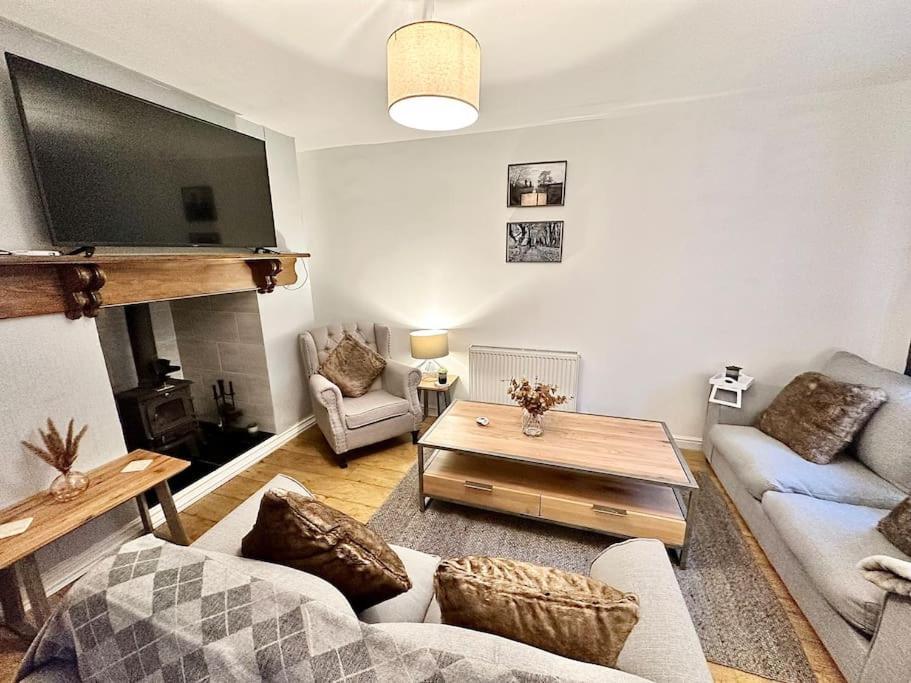 Cottage,Cinema Room,Log Burner Blaenavon Kültér fotó