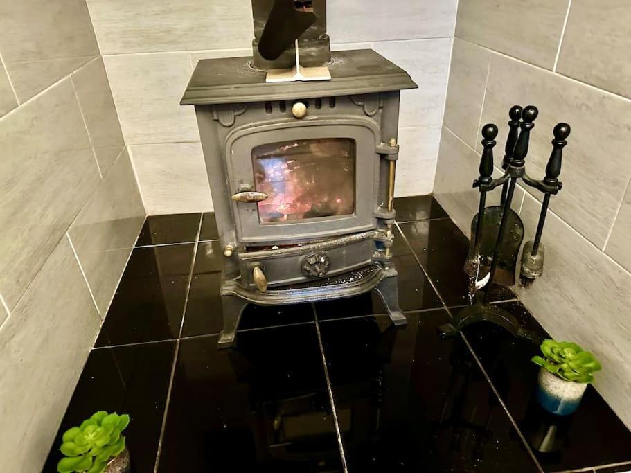 Cottage,Cinema Room,Log Burner Blaenavon Kültér fotó