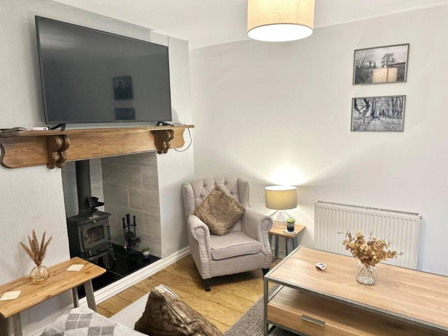 Cottage,Cinema Room,Log Burner Blaenavon Kültér fotó